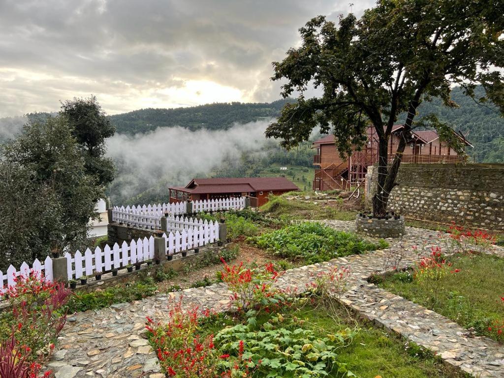 Vanprastha Resorts Dwarahat Екстериор снимка